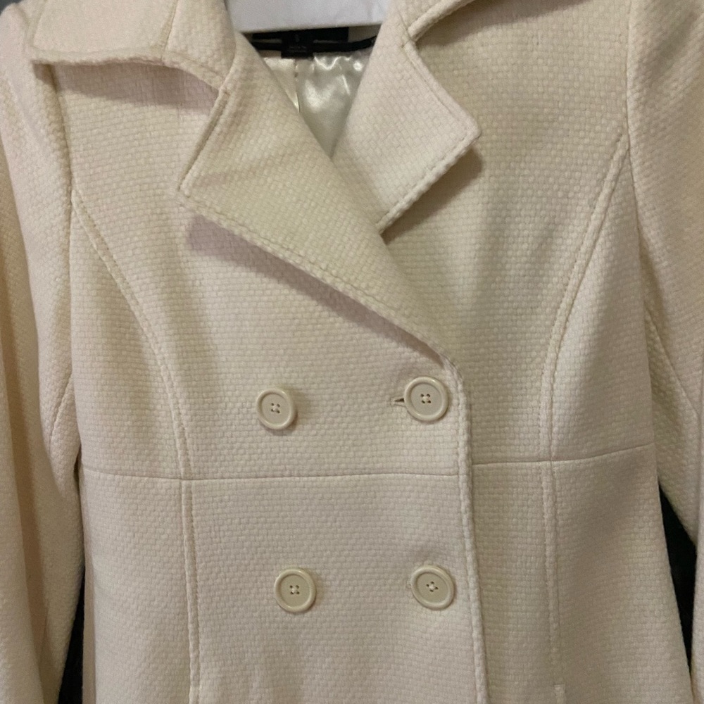 Off White Coat .. Lining Inside .. Beautiful Like… - image 1